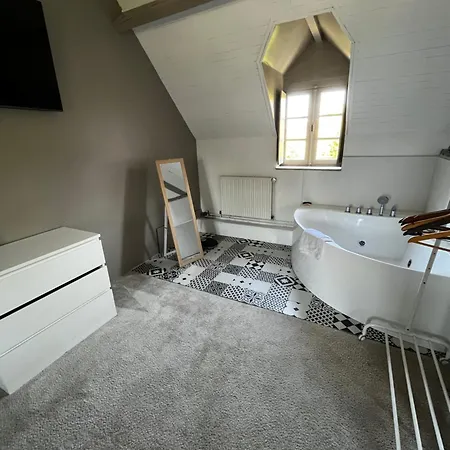 Maison Avec Cheminee Ancienne - Proche Cabourg *
